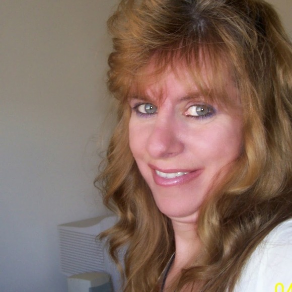 Meet your Posher, Tina - Picture 1 of 1